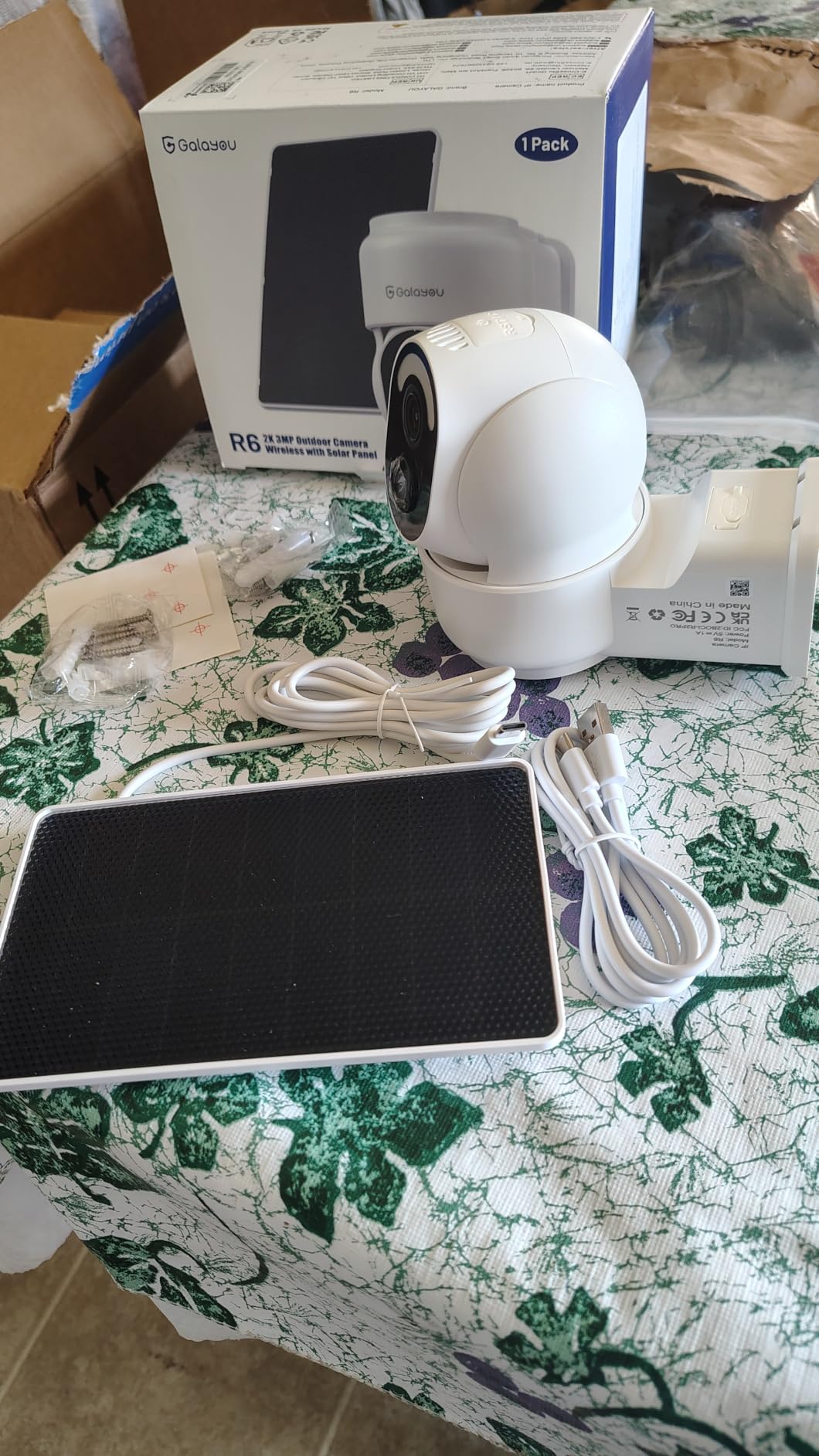 GALAYOU Solar Camera Outdoor Wireless for Home Security 2.4GWiFi, R6 1Pack | 2K Cameras for Home Security, Detachable Solar Panel, Color Night Vision, SD/Cloud Storage customer photo 2