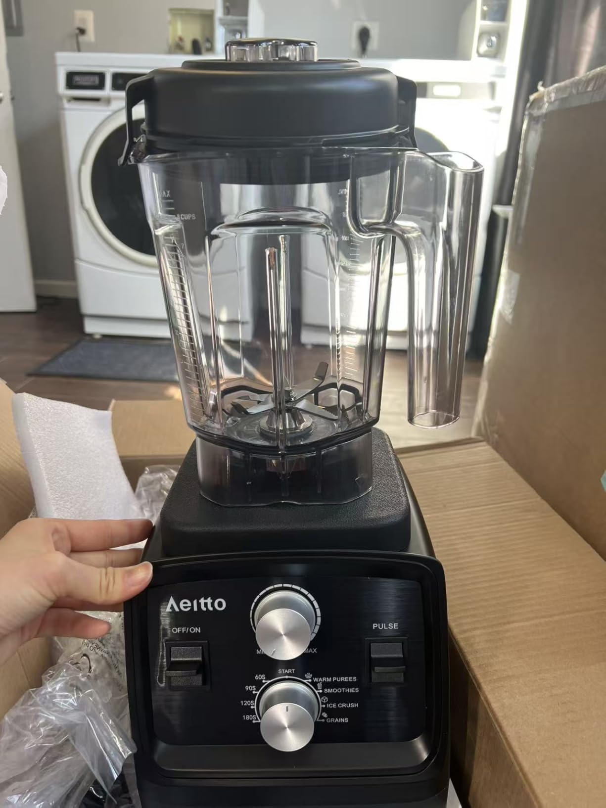 Aeitto Blenders for Kitchen with 1800W Motor, 68Oz. Large Capacity, 2-in-1 Blender & Grinder Combo, BPA-Free Countertop Professional Blender for Smoothies, Ice Crush, Frozen Drinks, Silver customer photo 2