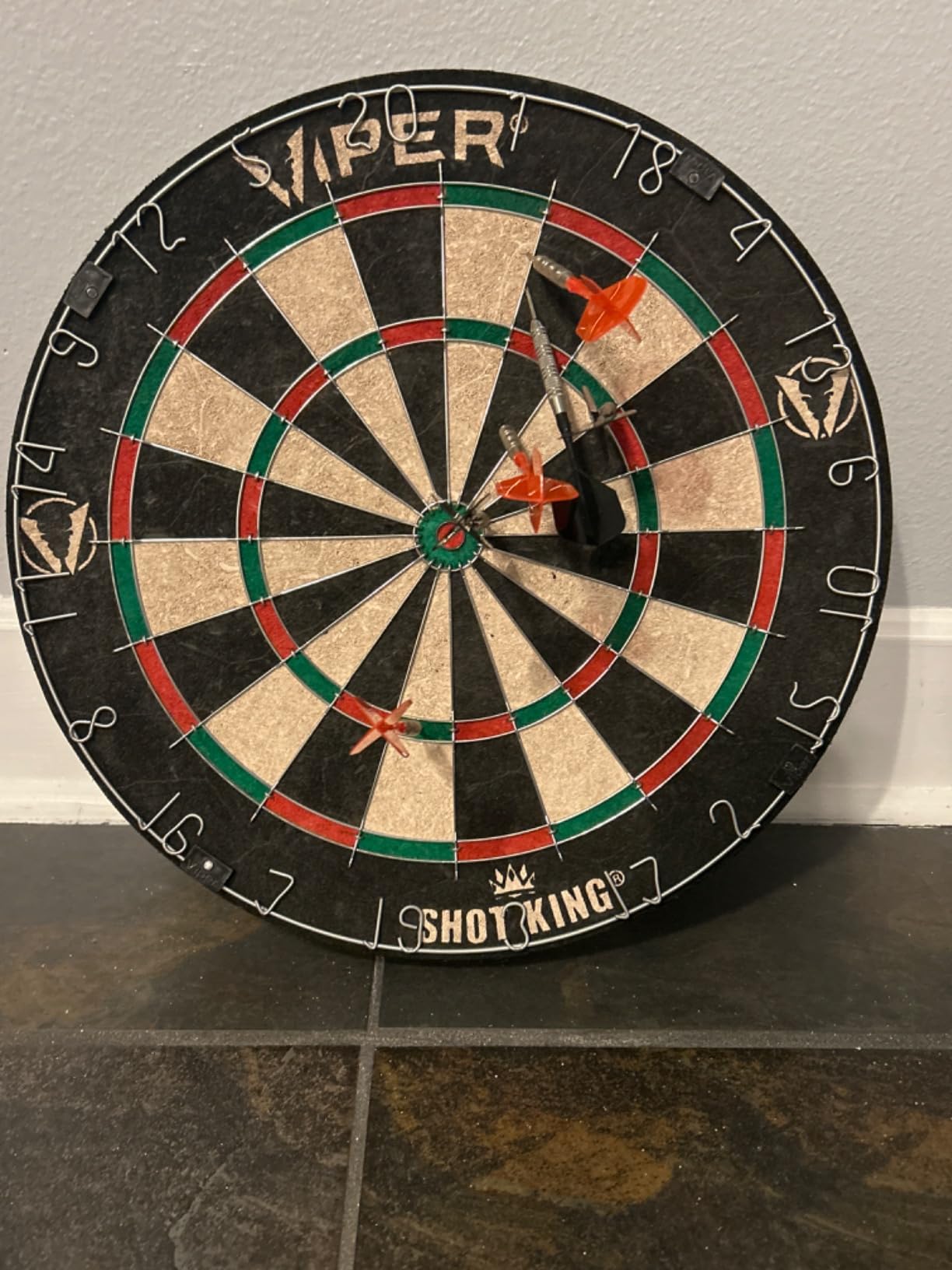Viper by GLD Products Shot King Regulation Bristle Steel Tip Dartboard Set with Bullseye Metal Radial Spider Wire Compressed Sisal Board with Rotating Number Ring Includes 6 Darts Black customer photo 2