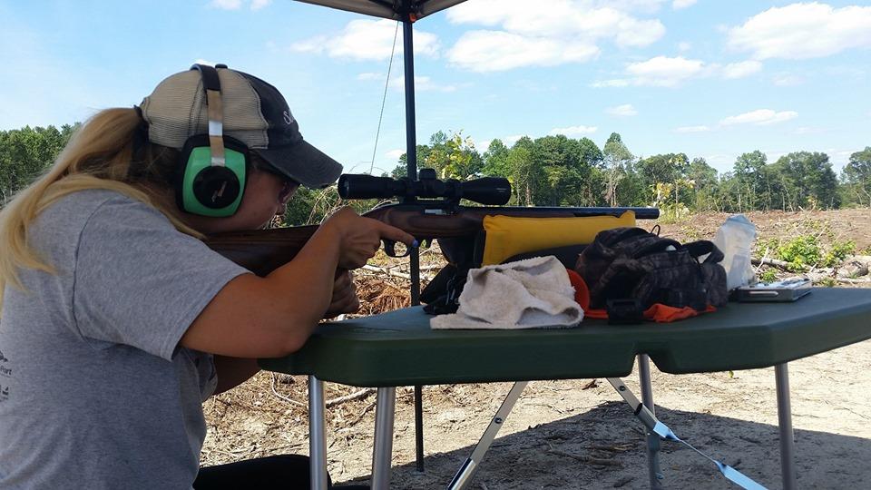 MTM PST-11 Predator Shooting Table, Portable Benchrest, Durable Molded Design, Shooting Platform, Target Shooting & Range Accessory, Green customer photo 2