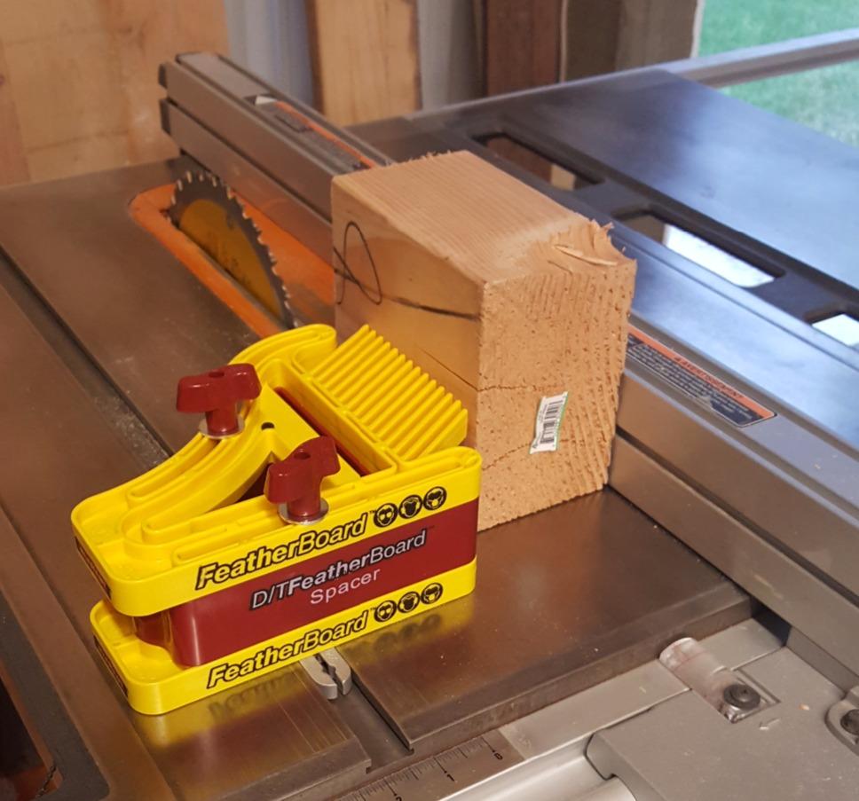 Milescraft 1407 D/T Feather Board – Universal Dual or Tandem Feather Boards for Woodworking on Table Saws, Router Tables and Band Saws, Yellow customer photo 2