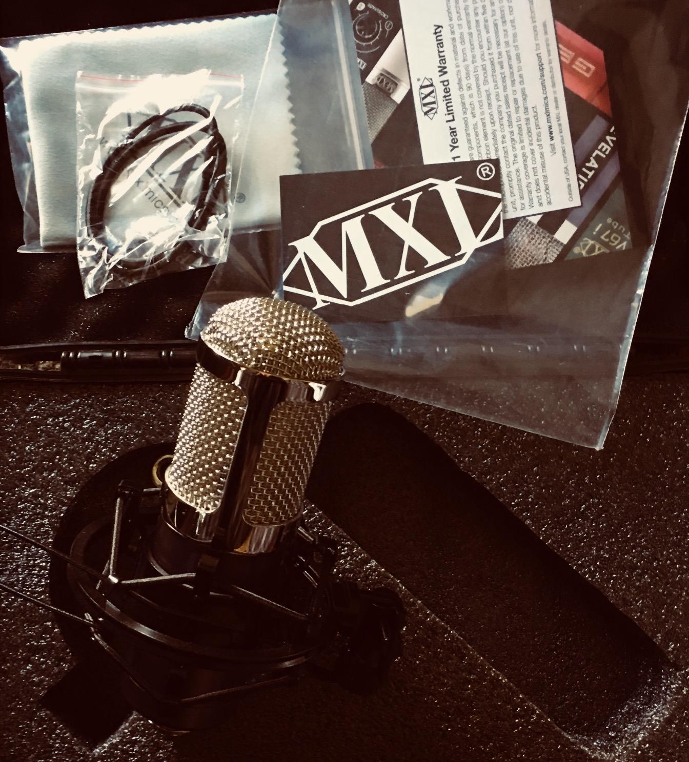 MXL R144 Multi-Purpose Ribbon Microphone - Purple customer photo 1