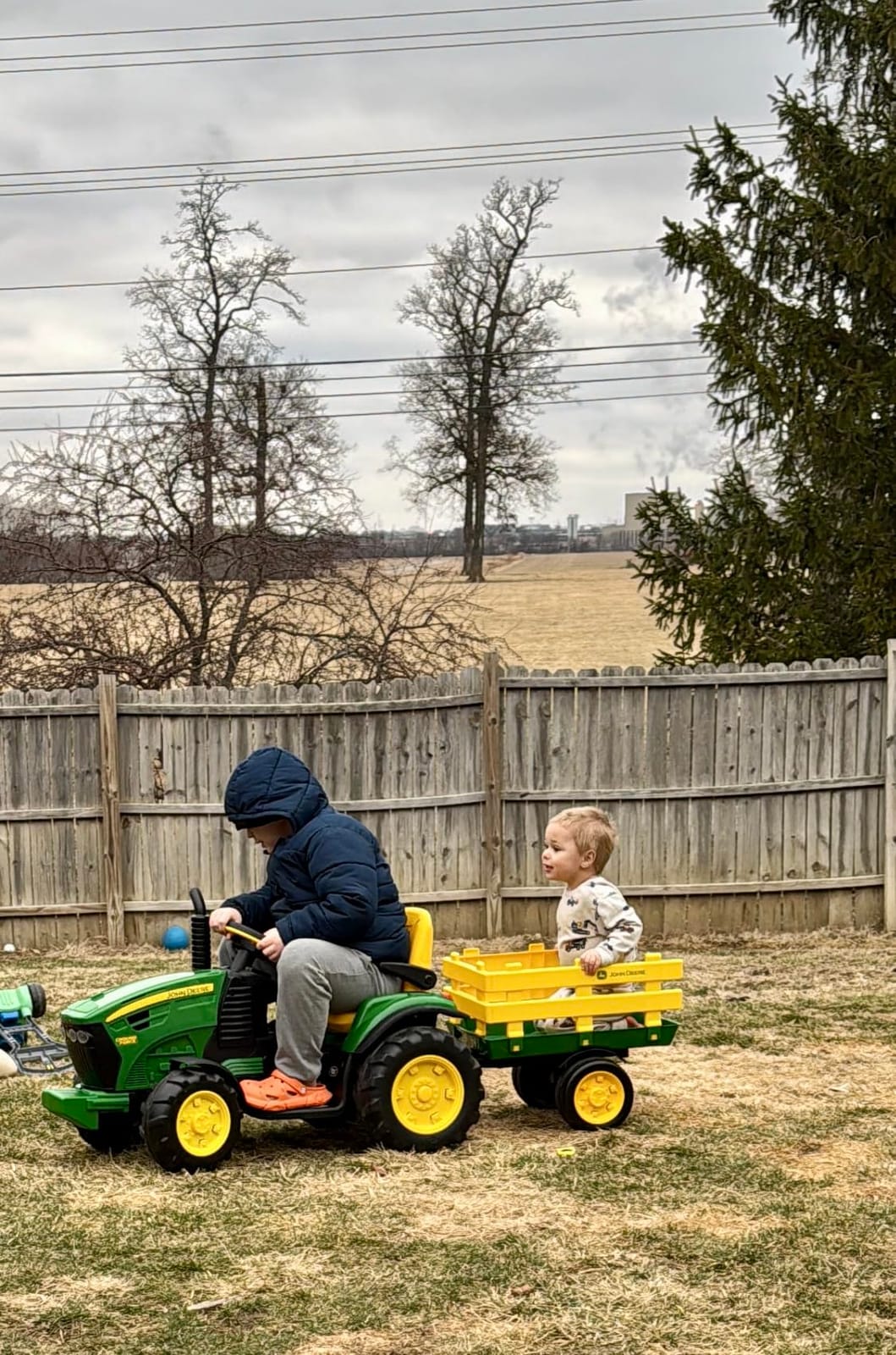 Peg Perego John Deere Ground Force Extra-Large 12 volt Ride-On Tractor with Trailer & FM Radio, Durable Design for Kids Ages 3-7 customer photo 1
