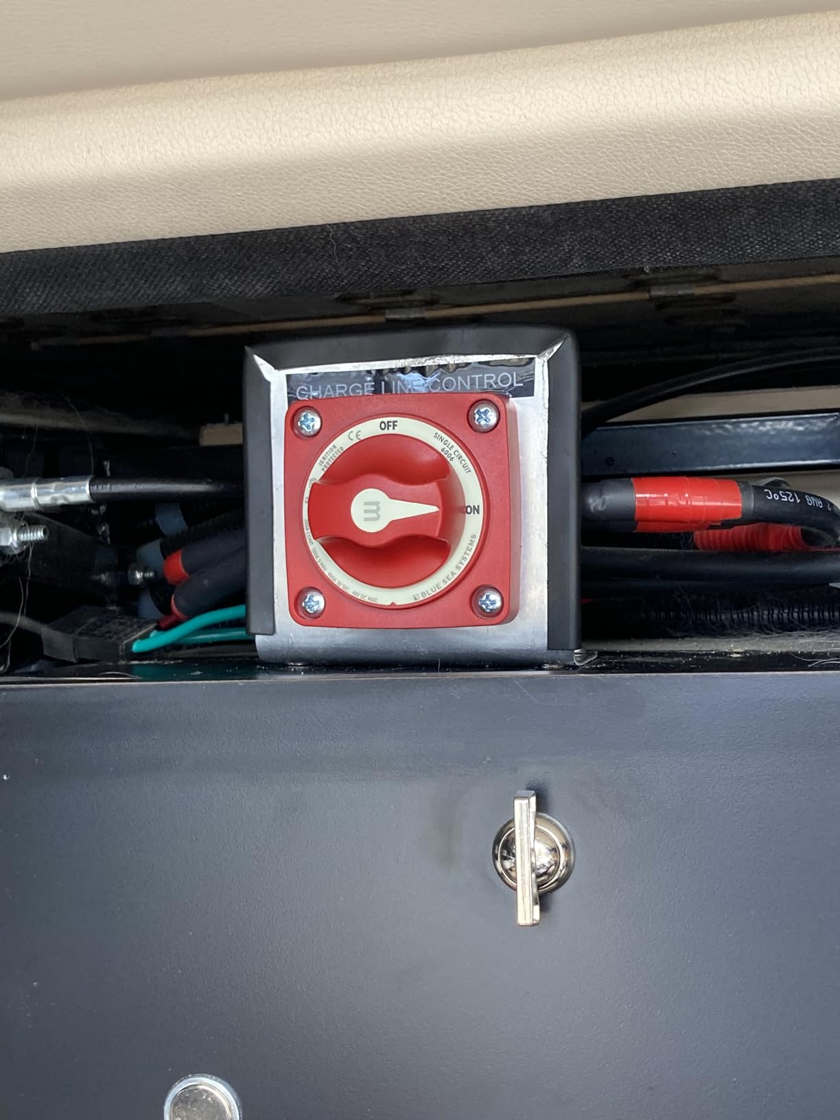 Blue Sea Systems m-Series On/Off Battery Switch, Red customer photo 1