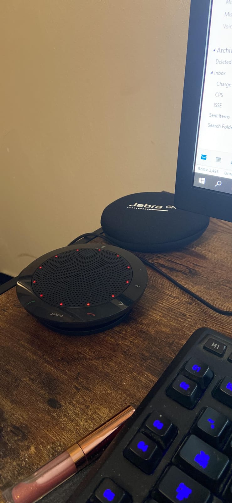 Jabra Speak 410 Corded Speakerphone for Softphones – Easy Setup, Portable USB Speaker for Holding Meetings Anywhere with Outstanding Sound Quality customer photo 1