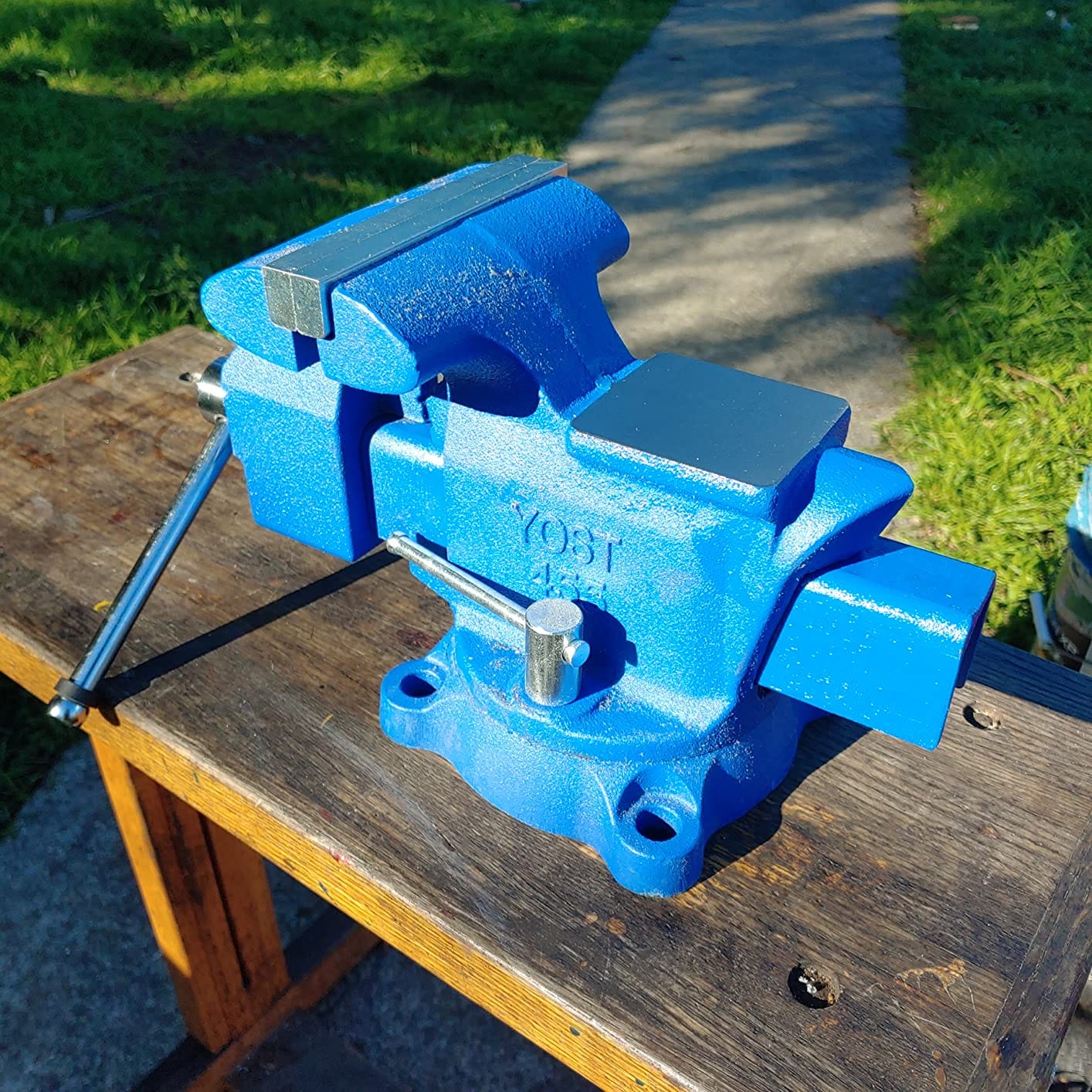 Yost Vises 465 Combination Vise | 6.5 Inch Jaw Width Heavy-Duty Utility Pipe and Bench Vise |Secure Grip with Swivel Base| Made with Cast Iron and Steel U Channel Bar | Blue customer photo 1