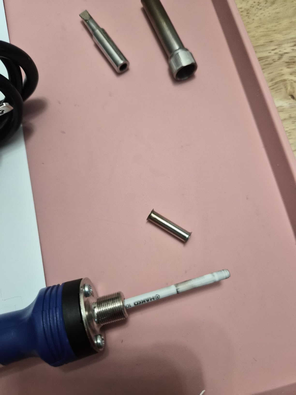 Hakko FX601-02 Adjustable Temperature Controlled Soldering Iron, 67 Watts customer photo 2