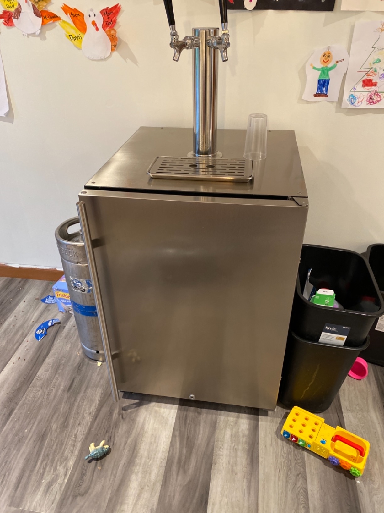 EdgeStar KC7000SSTWIN Full Size Dual Tap Tower Cooled Built-in Kegerator - Stainless Steel Black customer photo 1