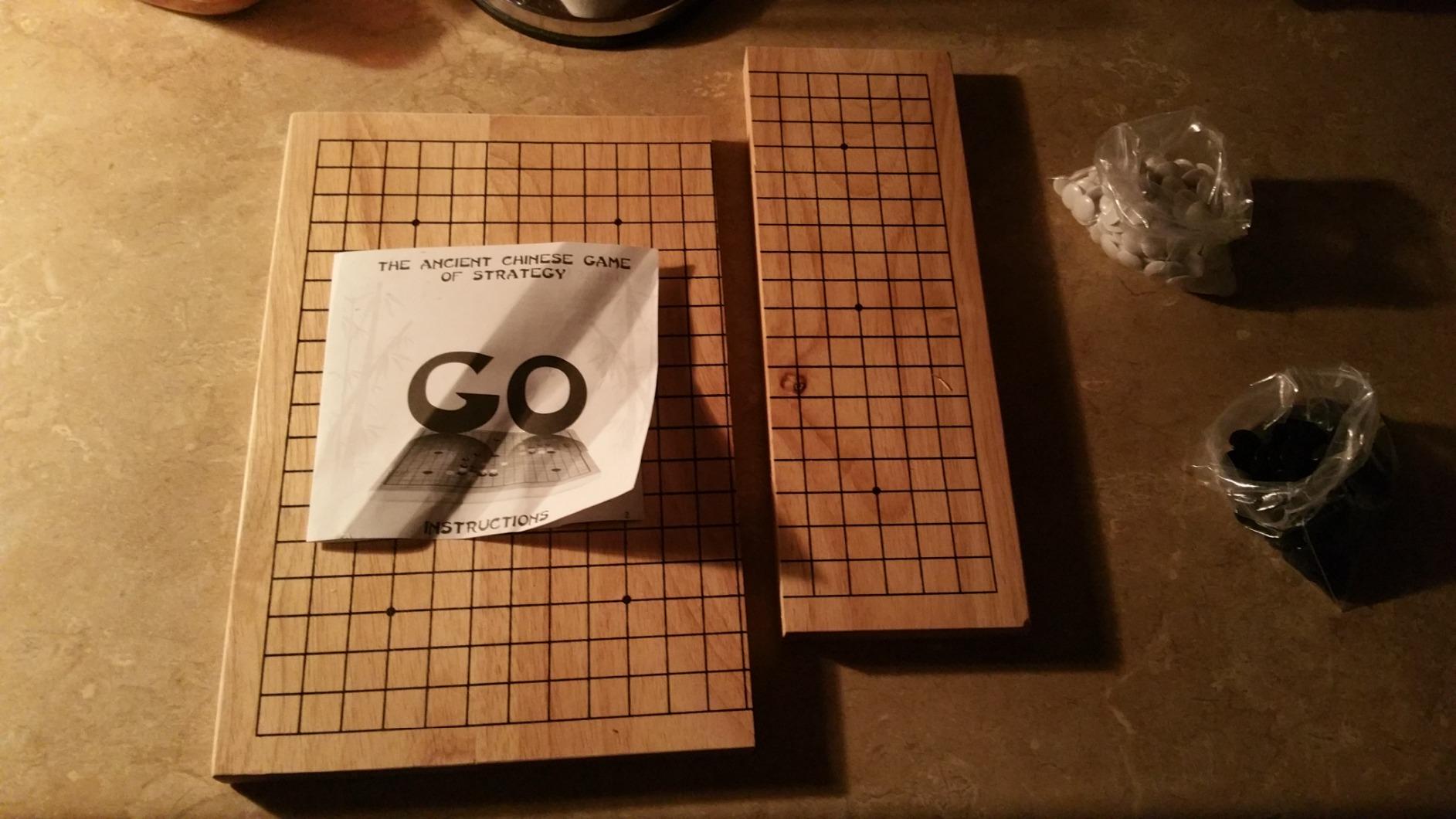 Go Set with Natural Wood Board | Portable 29 x 29cm (11.4