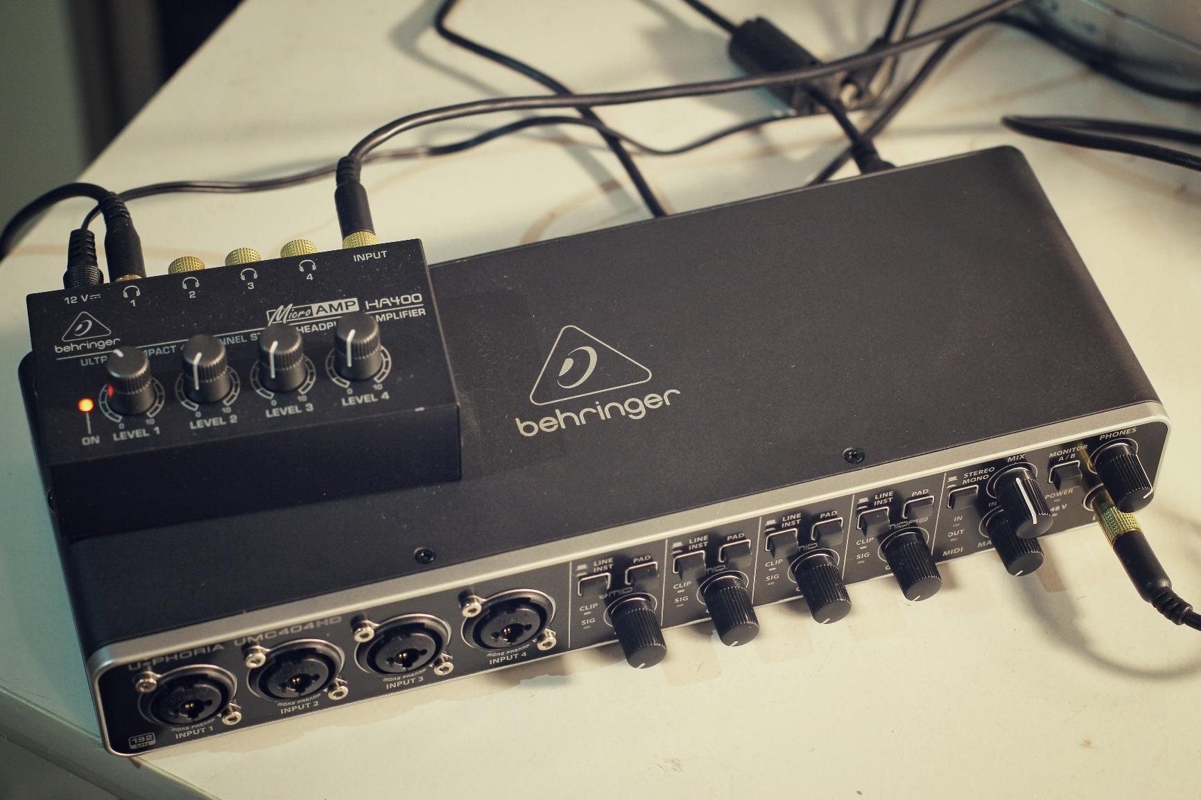 Behringer U-PHORIA UMC404HD Audiophile 4x4, 24-Bit/192 kHz USB Audio/MIDI Interface with Midas Mic Preamplifiers customer photo 2