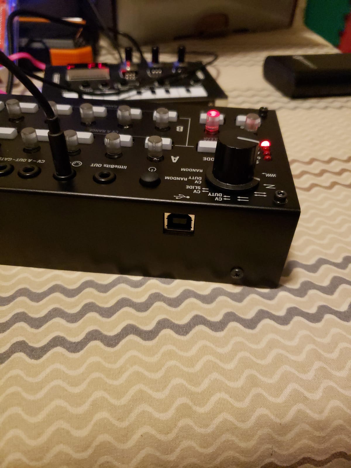 Korg CV Sequencer and Sync Box (SQ1),black,small customer photo 2