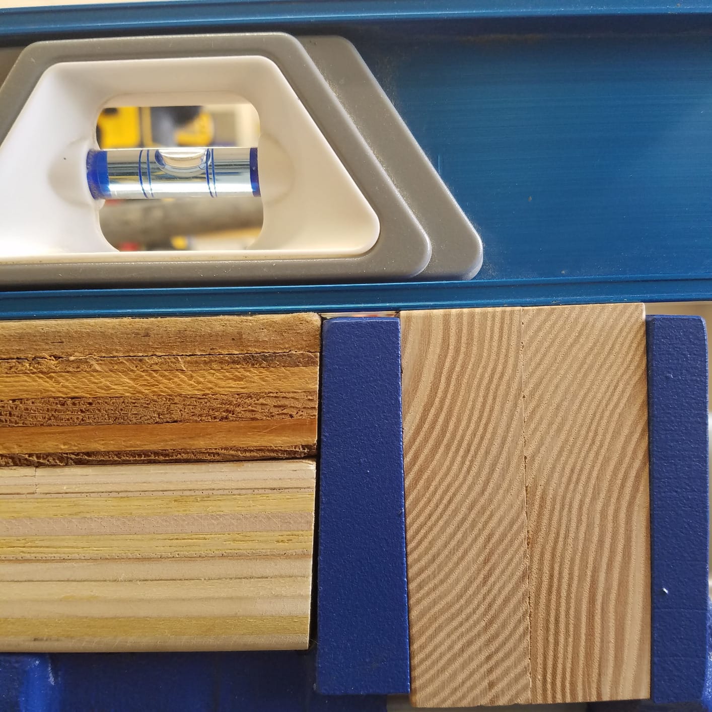 Yost Vises M7WW Rapid Action Woodworking Vise | Quick Release Lever for Quick Adjustments | 7 Inch Jaw Width | Made with Heavy-Duty Cast Iron | Blue customer photo 1