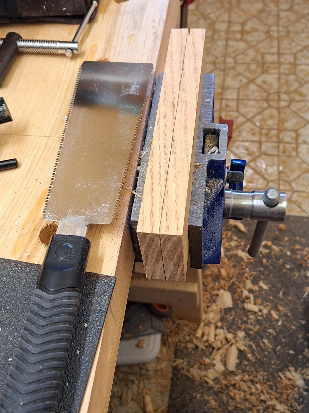 Yost Vises M7WW Rapid Action Woodworking Vise | Quick Release Lever for Quick Adjustments | 7 Inch Jaw Width | Made with Heavy-Duty Cast Iron | Blue customer photo 2