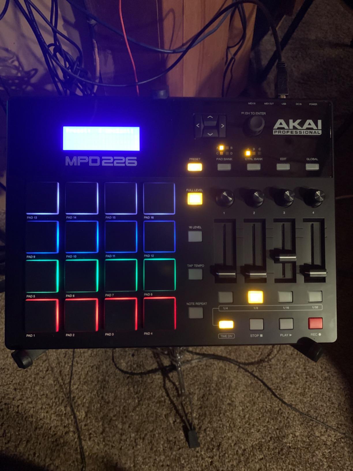Akai Professional MPD226 - USB MIDI Controller with 16 RGB MPC Drum Pads, Fully-Assignable Production-Ready Controls, and Production Software Package, 64 Pad Banks customer photo 2