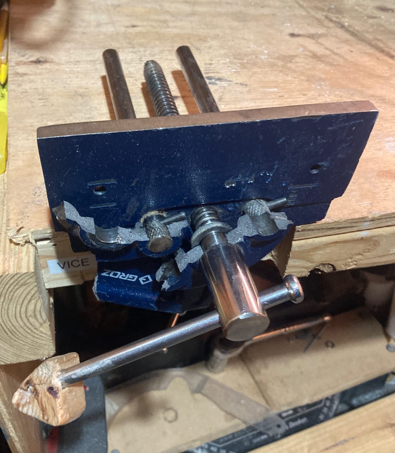 Groz 6-Inch Portable Woodworking Vise, Dual Mount Bench Clamp or Bolt-Down, Cast Iron with Toe-In Jaws and Chrome-Plated Screw, for Woodworkers and DIY (39006) customer photo 2