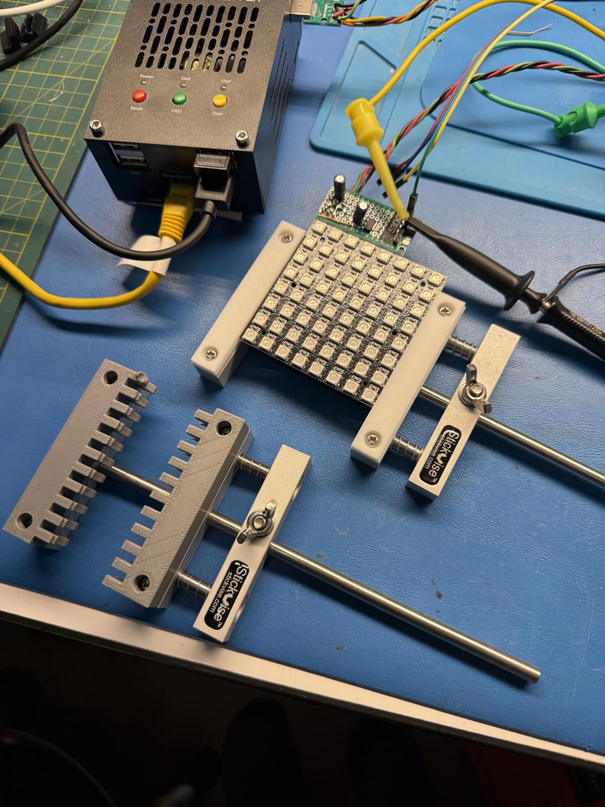 PCB Vise with Standard Nylon Jaws Grey customer photo 1