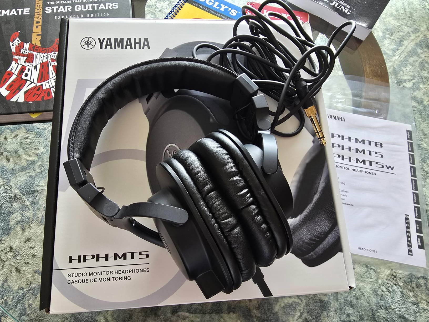 Yamaha HPH-MT5 Monitor Headphones, White, (HPH-MT5W) customer photo 1