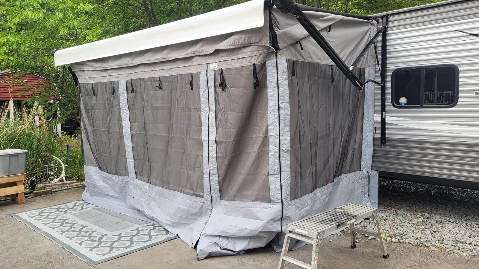 Solera Family Room RV Awning Screen Room, 15', for 10'-21' Manual or Power RV Awnings, Polyester Fabric Construction, Weatherproof, Storage Bag, Compatible with Solera, Dometic, Carefree - 362230 customer photo 1