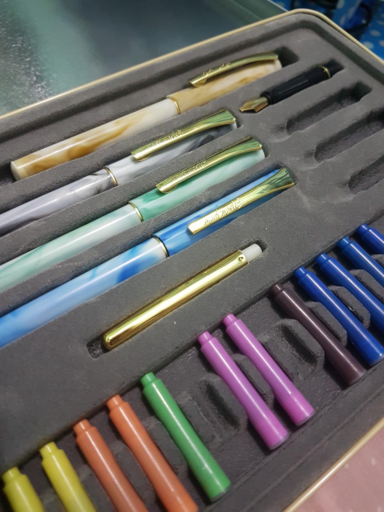 Mont Marte Calligraphy Set, 32 Piece. Includes Calligraphy Pens, Calligraphy Nibs, Ink Cartridges, Introduction Booklet and Exercise Booklet, Packaging May Vary customer photo 1