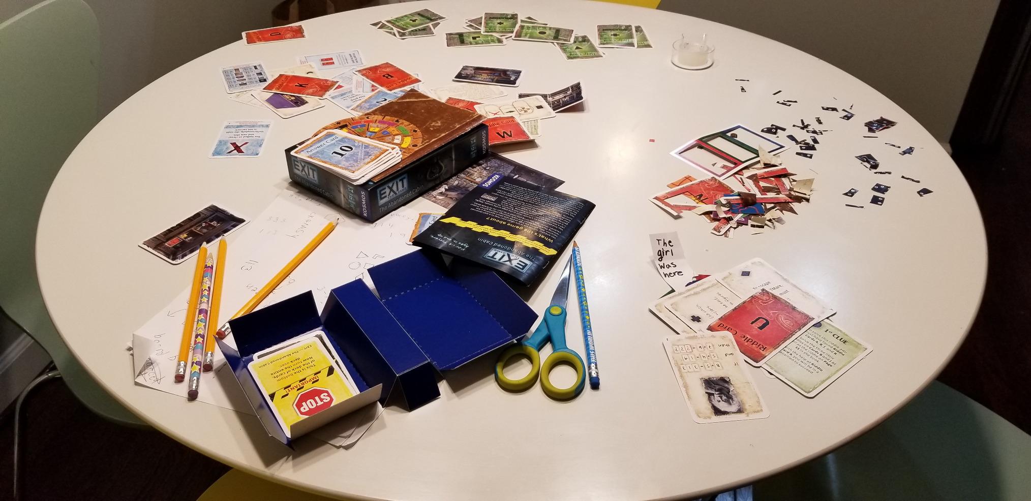 Exit: The Abandoned Cabin - Kennerspiel Des Jahres Winner, Card-Based Family Escape Room Game for 1-4 Players, Ages 12+, Blue customer photo 2
