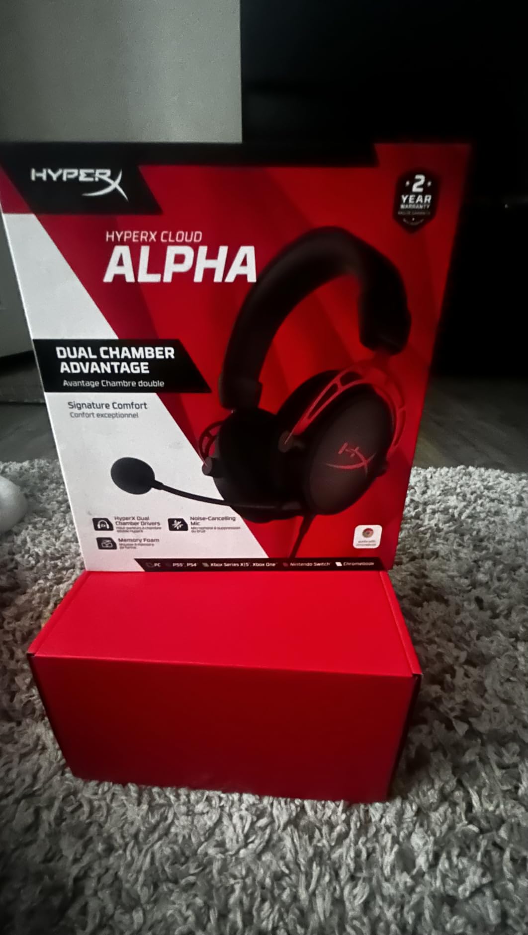 HyperX Cloud Alpha - Gaming Headset, Dual Chamber Drivers, Legendary Comfort, Aluminum Frame, Detachable Microphone, Works on PC, PS4, PS5, Xbox One, Xbox Series X|S, Nintendo Switch and Mobile – Red customer photo 1