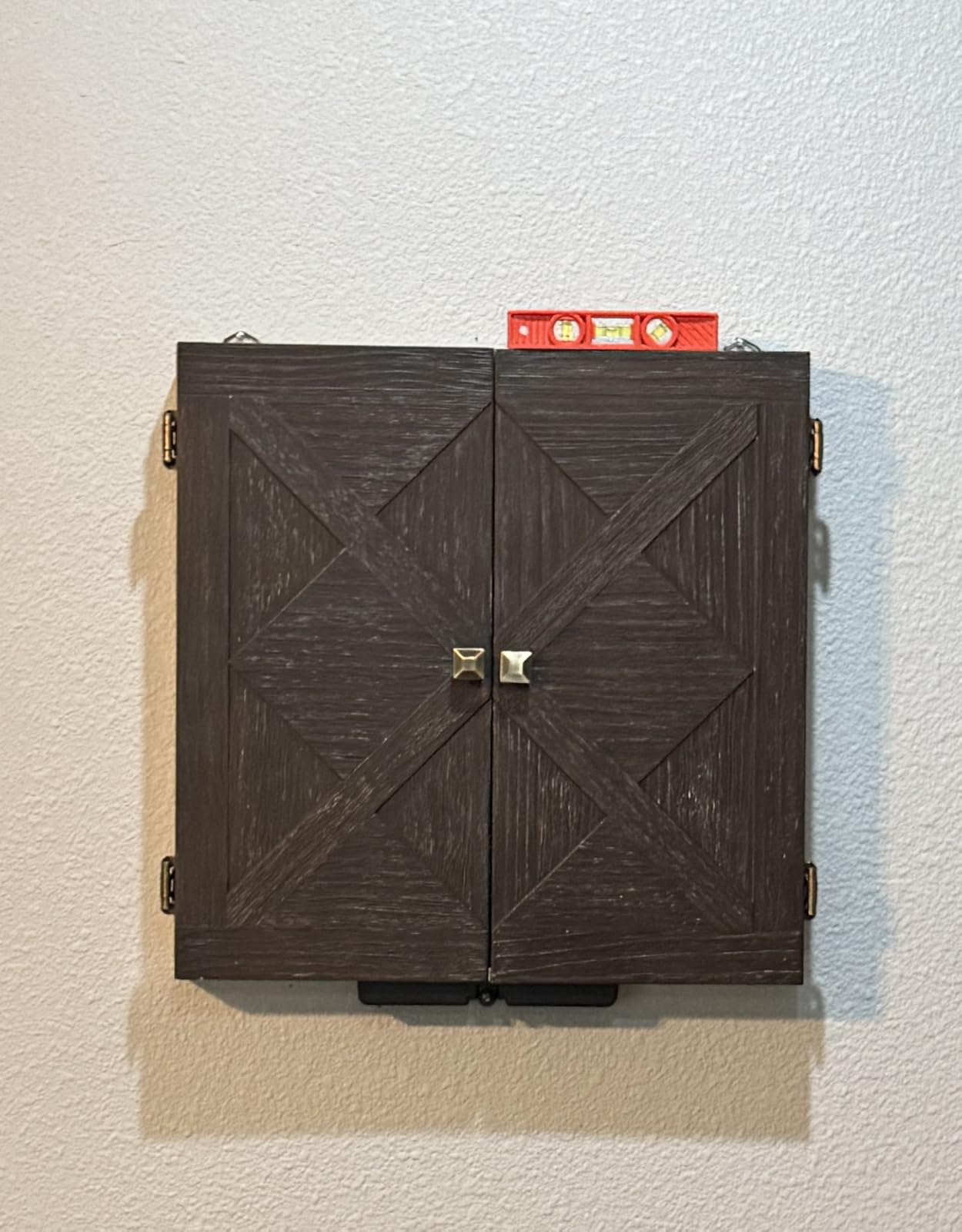 Barrington Chatham Bristle Dartboard, Cabinet Style, Pre-Assembled customer photo 1