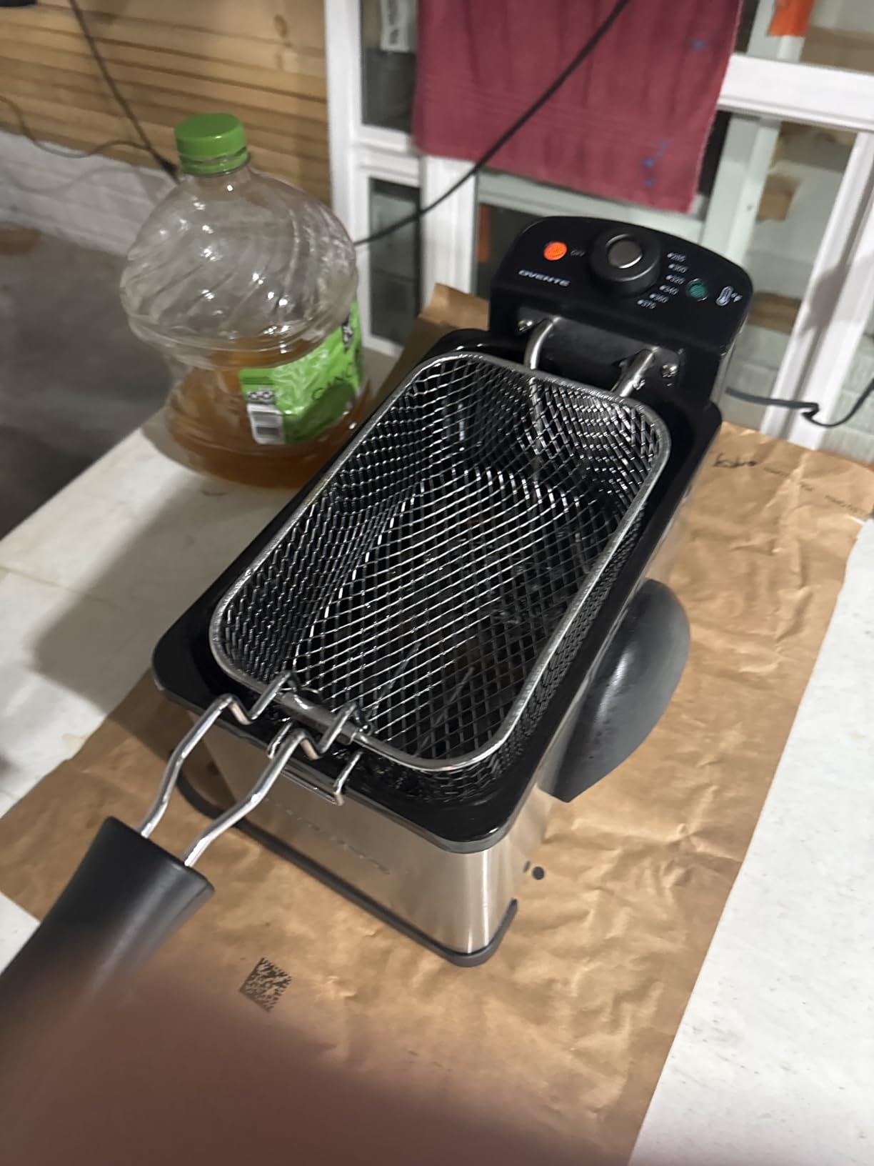 OVENTE Electric Deep Fryer, 2L Capacity, 1500W, Silver FDM2201BR customer photo 1