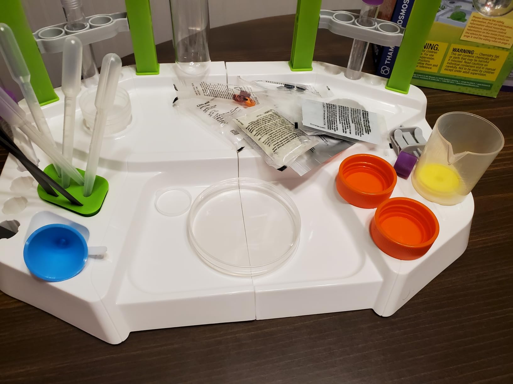 Ooze Labs: Chemistry Station | Experiment Set customer photo 2