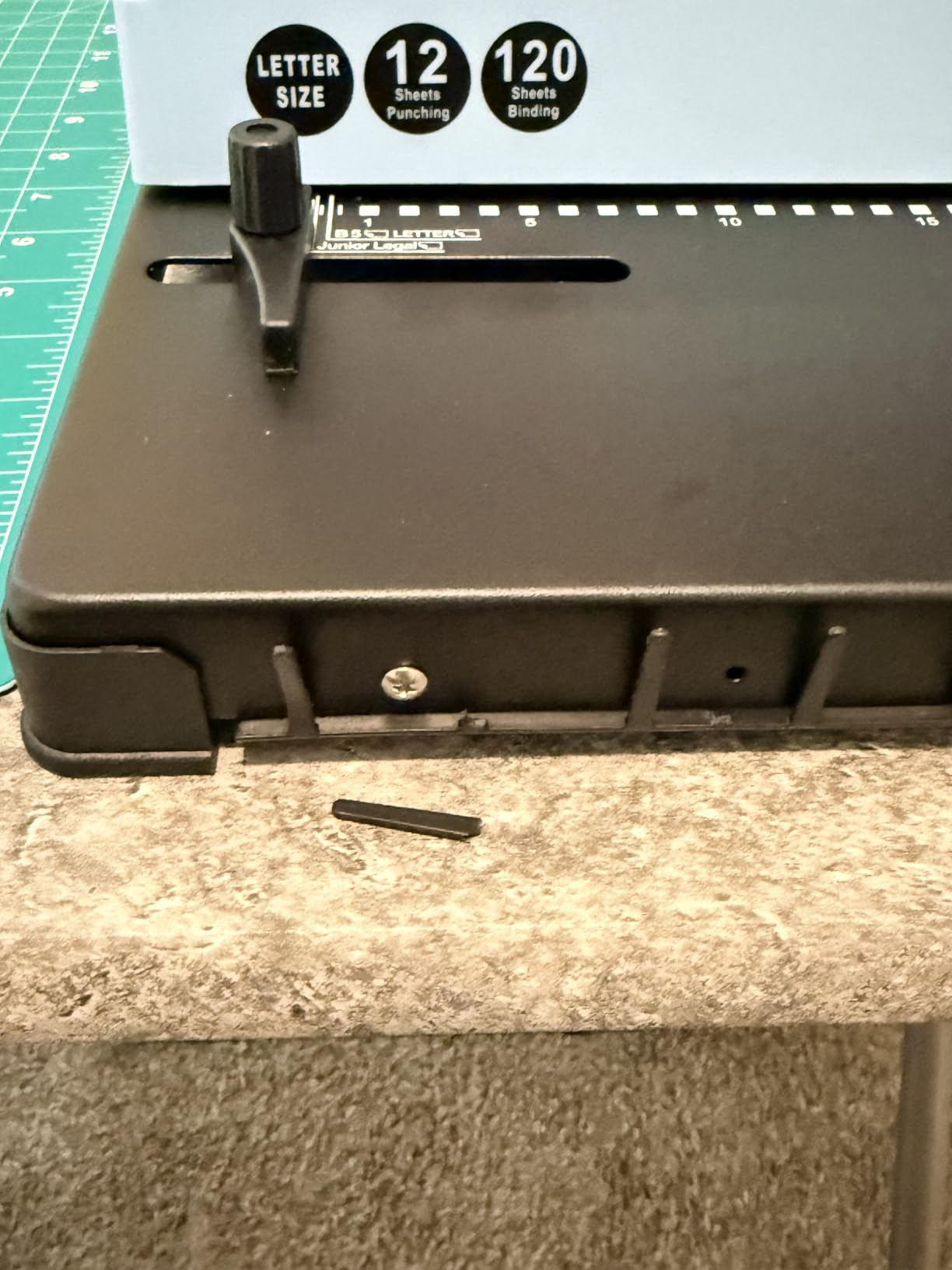 RAYSON TD-132 3:1 Wire Binding Machine, 12-Sheet Punch, 120-Sheet Capacity | 32-hole Letter-size punching with 2.5, 3.5, and 4.5 mm margins; binding capacity varies by margin and paper thickness. customer photo 2