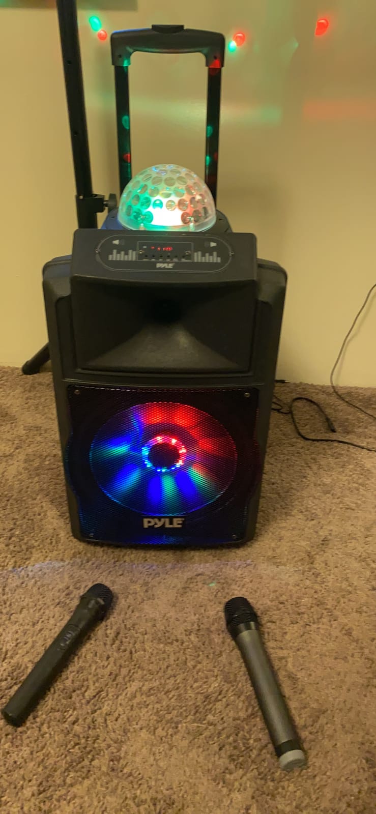 Pyle Wireless Portable PA Speaker System - 700 W Battery Powered Rechargeable Sound Speaker and Microphone Set with Bluetooth MP3 USB Micro SD FM Radio AUX 1/4