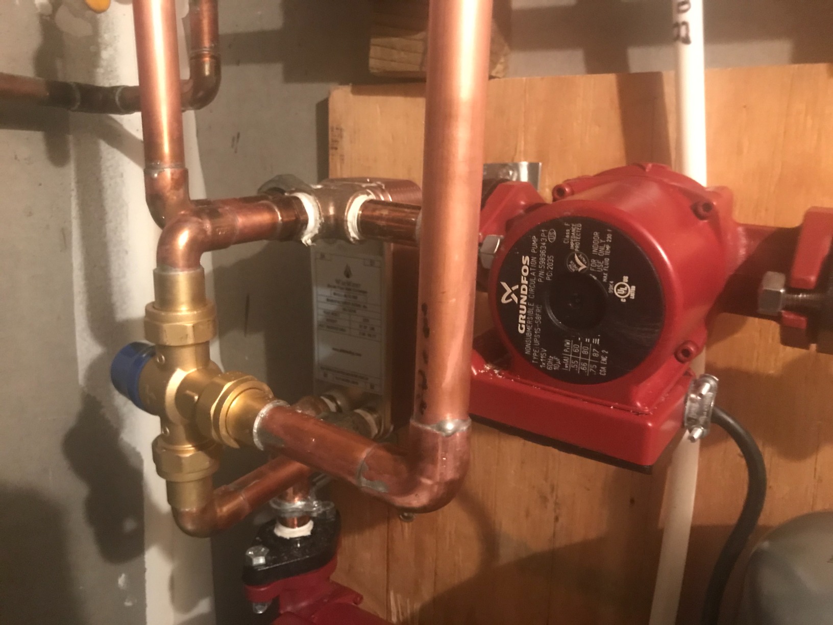 Grundfos 59896341 UPS15-58FC Circulator Pump, Red customer photo 1