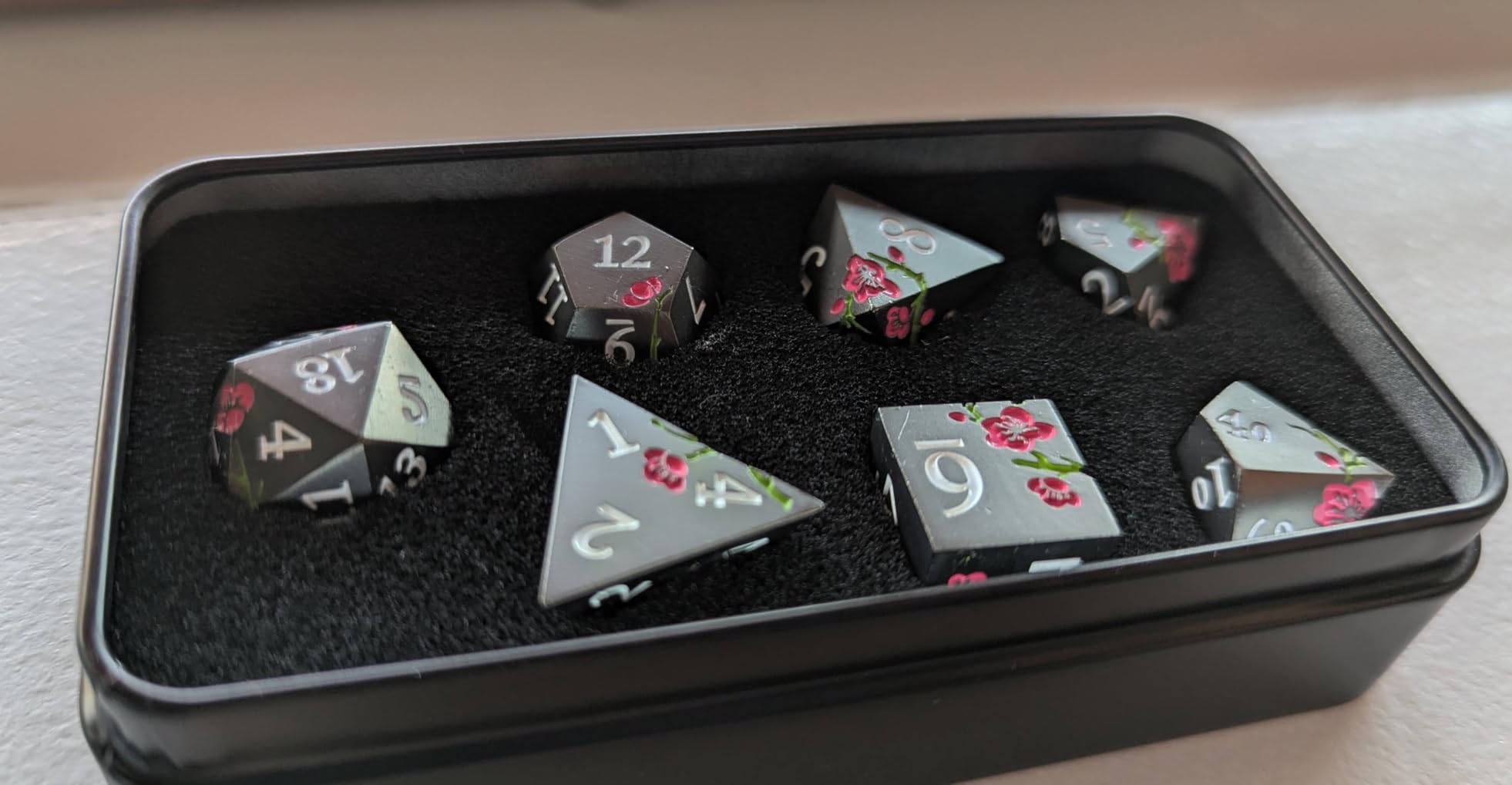 DNDND Metal Dice Set D&D, 7 die Metallic Polyhedral Dice Set with Gift Metal Box and Gold Number for DND Dungeons and Dragons Role Playing Games (Black and Gold) customer photo 1