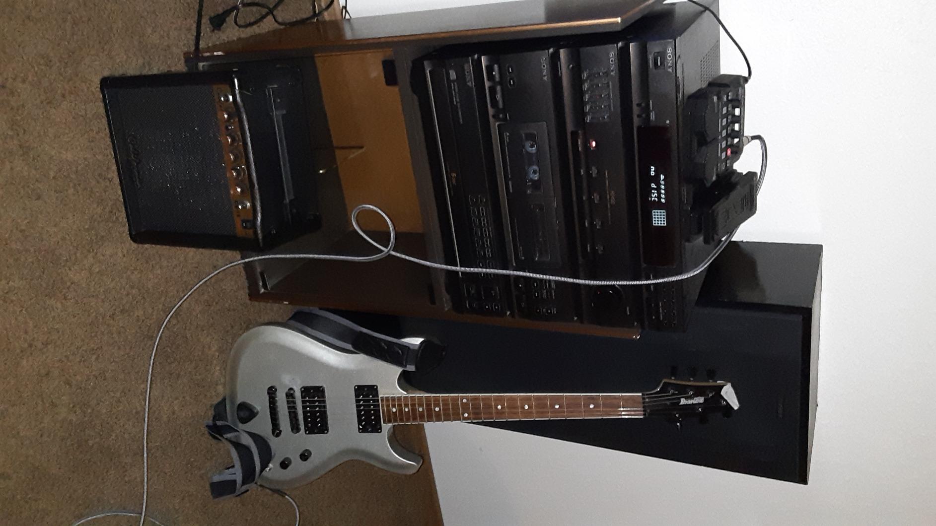 Zoom G1X Four Guitar Multi-Effects Processor with Expression Pedal customer photo 1