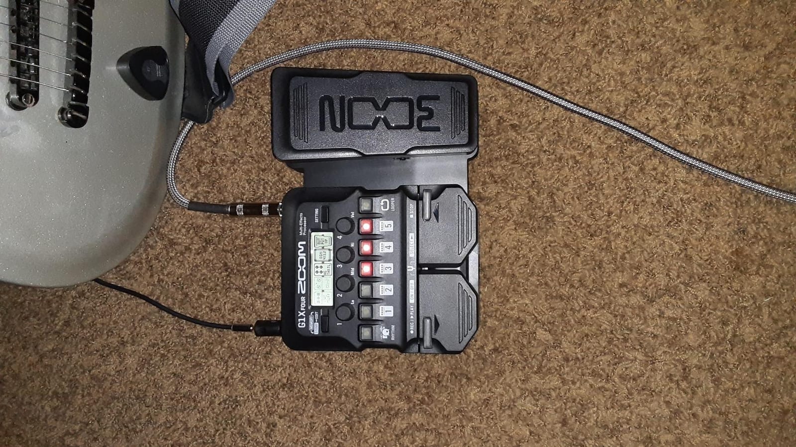 Zoom G1X Four Guitar Multi-Effects Processor with Expression Pedal customer photo 2