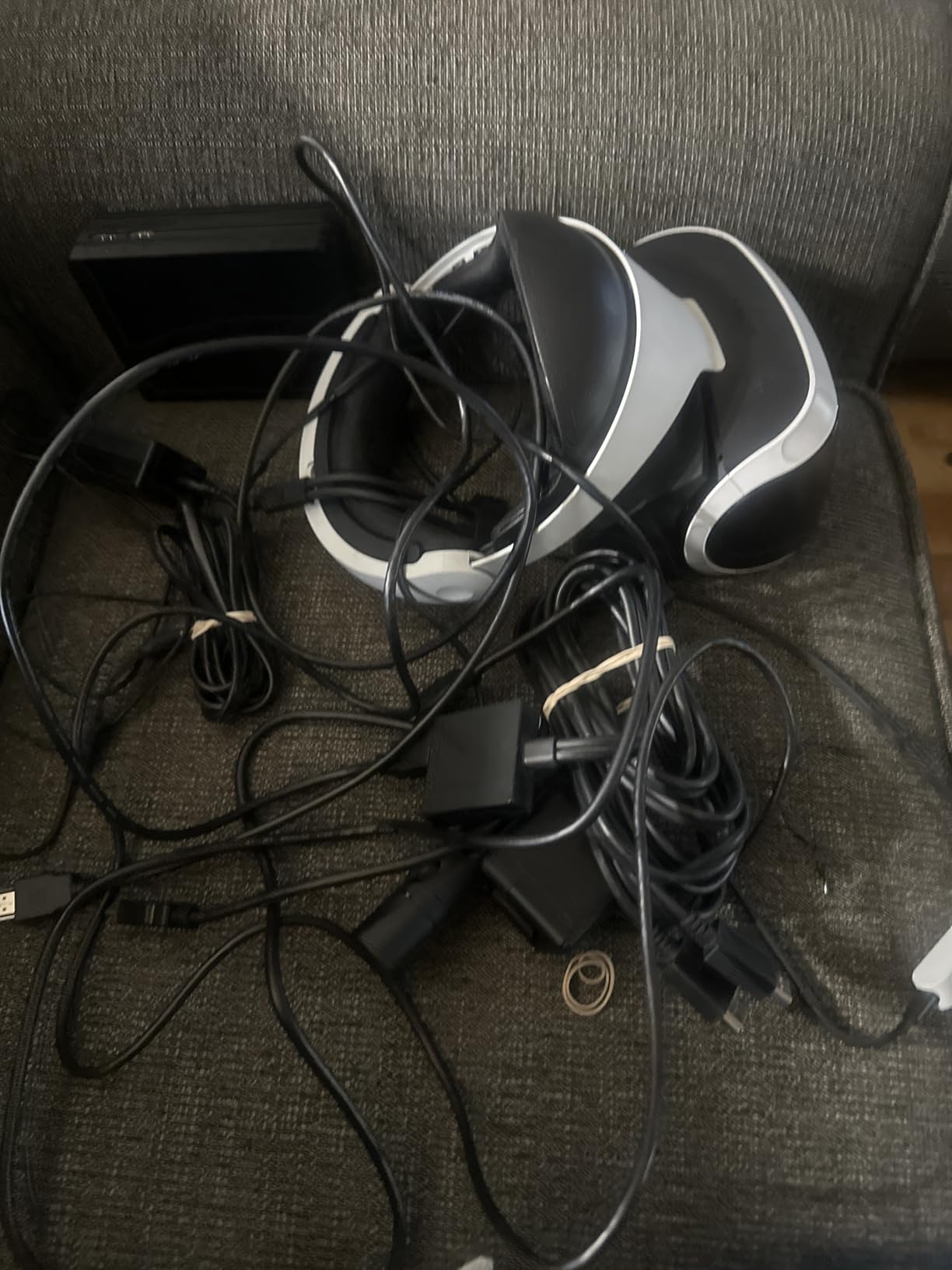 PlayStation VR Headset + Camera Bundle [Discontinued] (Renewed) customer photo 1