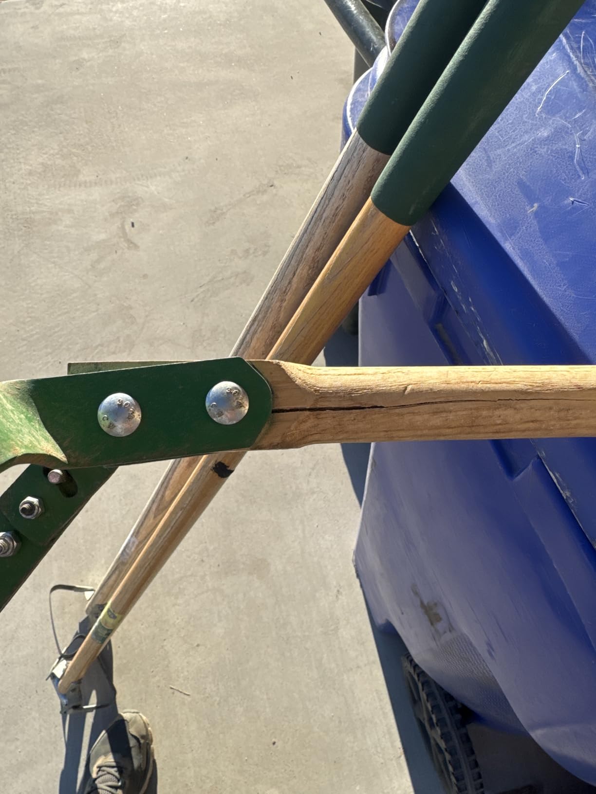 Hoss Stirrup Hoe | Made in USA | Built to Last a Lifetime | Great for Weeding and Edging customer photo 2