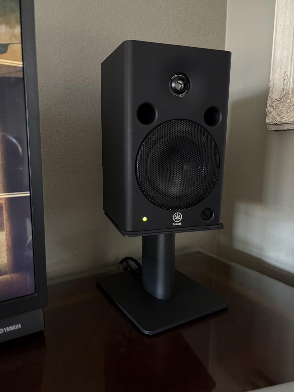 Kanto SP9 Rising Desktop Speaker Stands for Small/Medium Bookshelf Speakers & Compact/Mid-Size 2”-4” Studio Monitors | 8.3