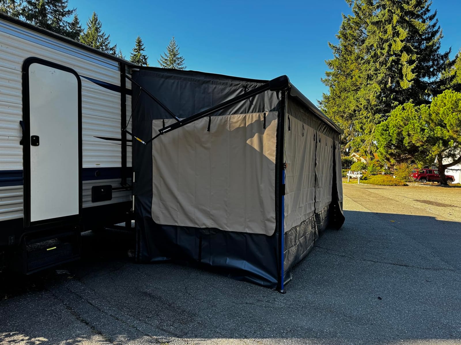 ShadePro Villa RV Awning Screen Room - Add Space for Your Family Under Your RV Awning - Camper Enclosure for RV Patio or Porch - Size 16 Feet customer photo 2