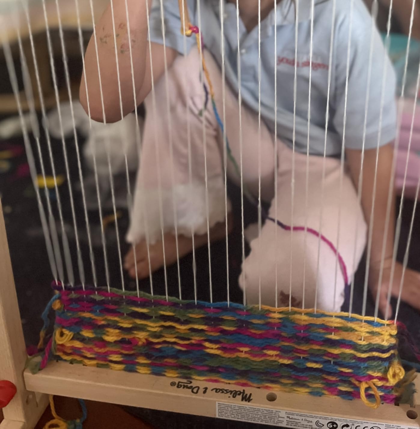 Melissa & Doug Wooden Multi-Craft Weaving Loom: Extra-Large Frame (22.75 x 16.5 inches) customer photo 2
