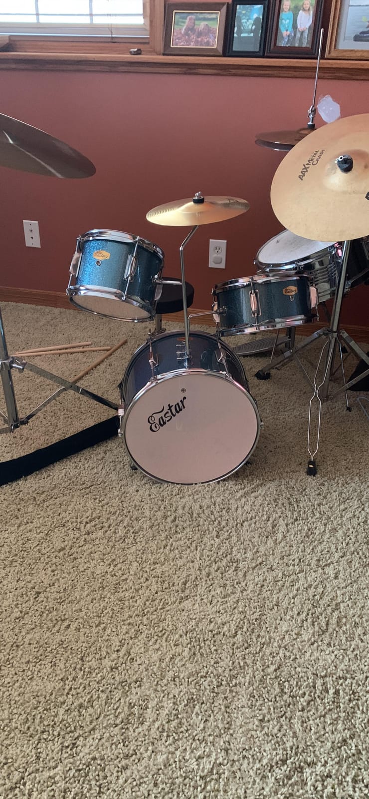 Kids Drum Set Eastar 3-Piece for Beginners, 14 inch Drum Kit with Adjustable Throne, Cymbal, Pedal & Two Pairs of Drumsticks, Junior Drum Set with Bass Tom Snare Drum, Metallic Sky Blue customer photo 2