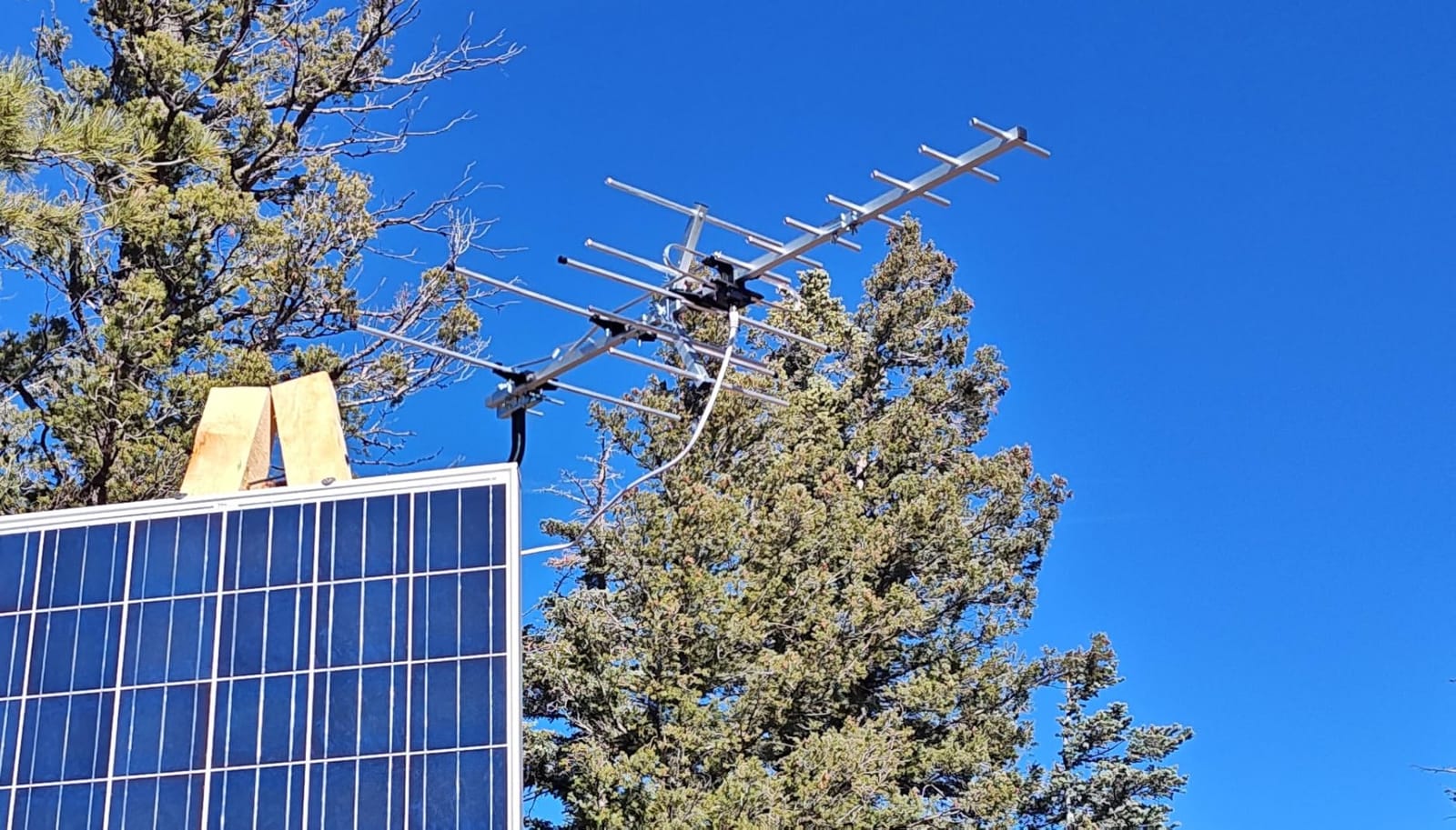 Five Star TV Antenna Indoor/Outdoor Yagi Satellite HD Antenna with up to 200 Mile Range - Attic or Roof Mount TV Antenna, Digital OTA Radio/FM Antenna for 4K 1080P with Mounting Pole customer photo 2
