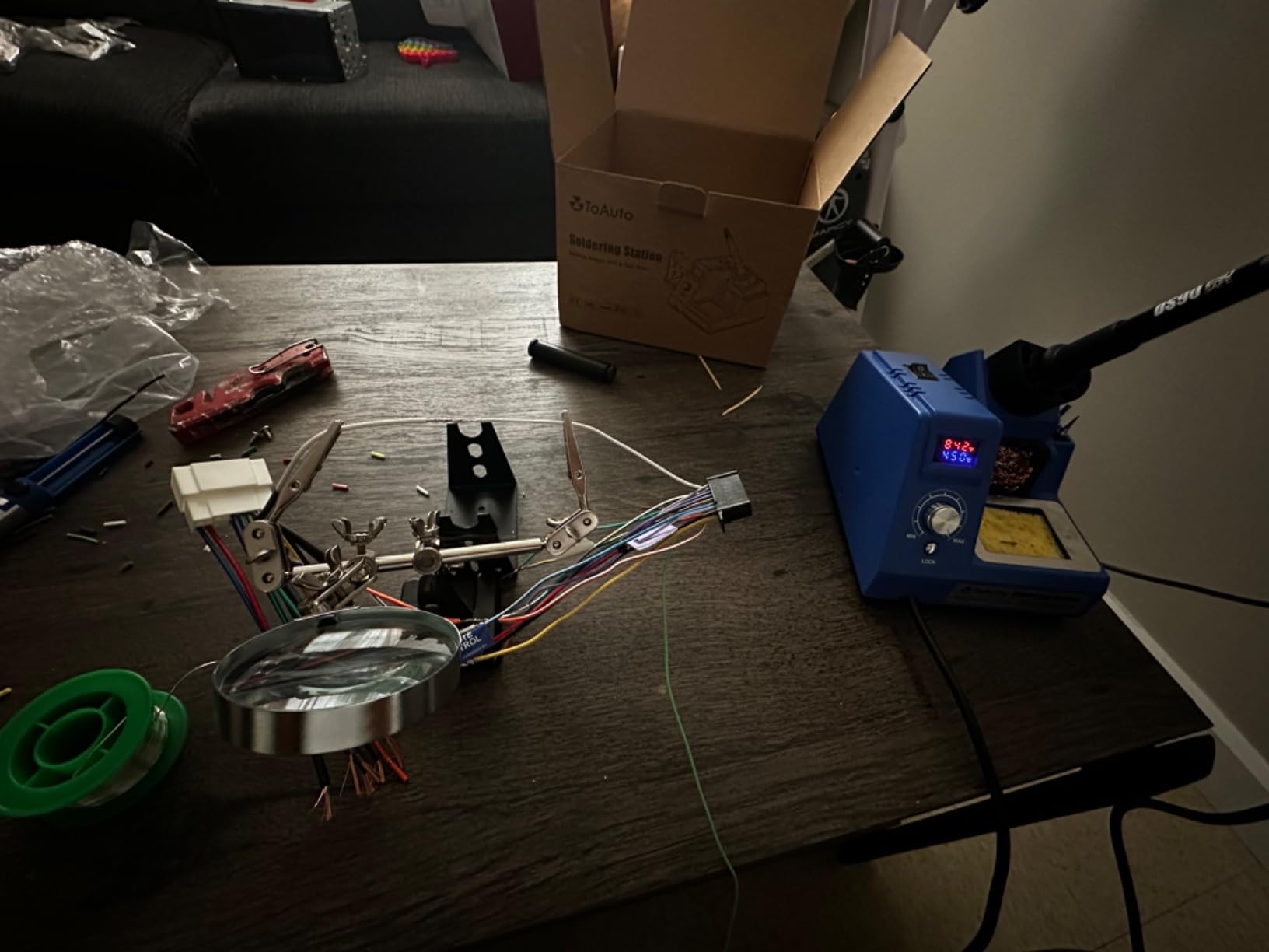 TOAUTO DS90 Soldering Station-°F & °C Dual Digital Display Soldering Iron Station Kit,90W Soldering Iron,302℉- 842℉ Temperature, Anti-Static & Grounding Wire, Auto Standby & Sleep,5 Solder Tips, Blue customer photo 2