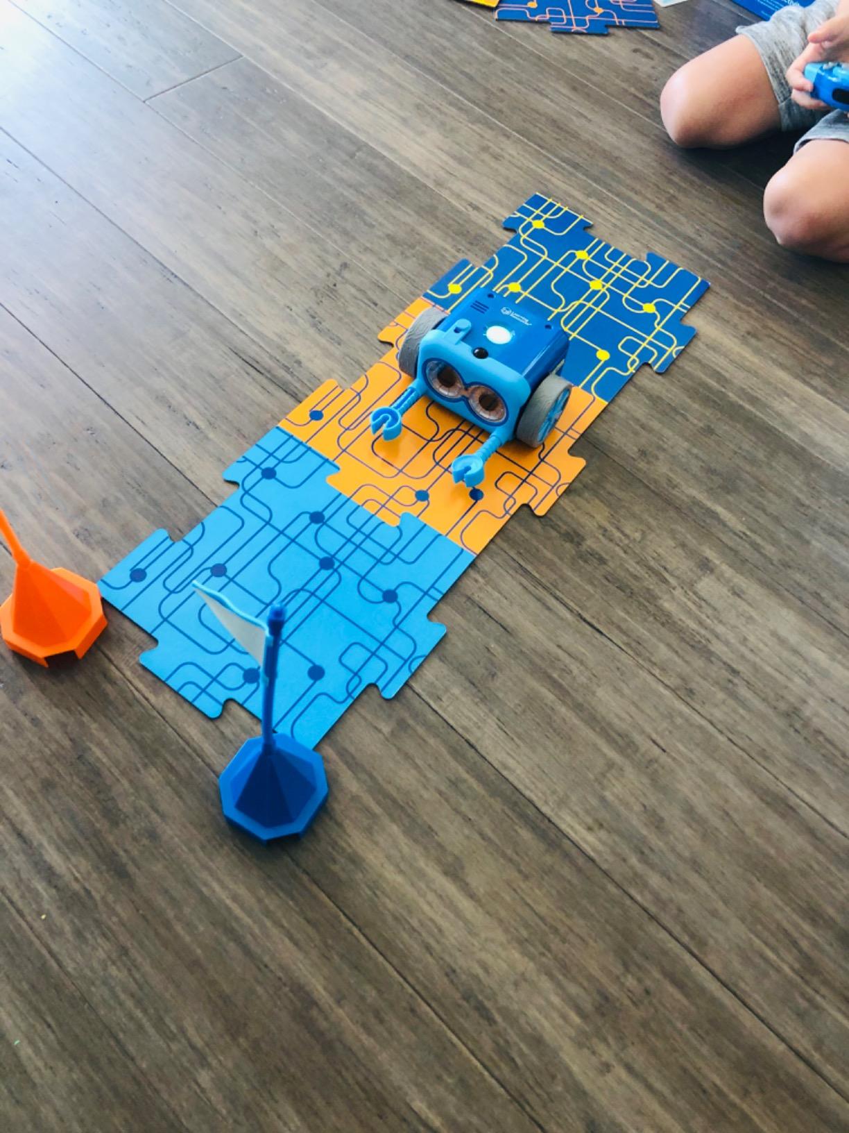 Learning Resources Botley 2.0 The Coding Robot Activity Set customer photo 2