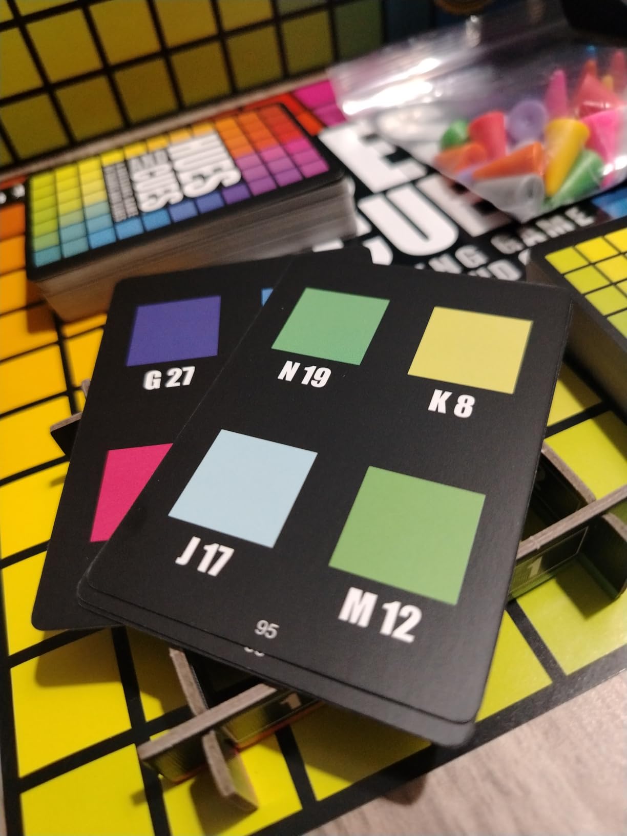 HUES and CUES - Vibrant Color Guessing Board Game for 3-10 Players Ages 8+, Connect Clues and Guess from 480 Color Squares customer photo 1