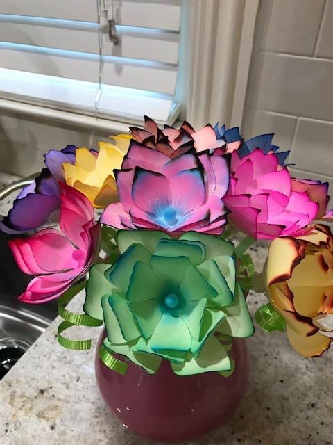 Crayola Paper Flower Science Kit, Color Changing Flowers, Gift for Kids Ages 7, 8, 9, 10 customer photo 2