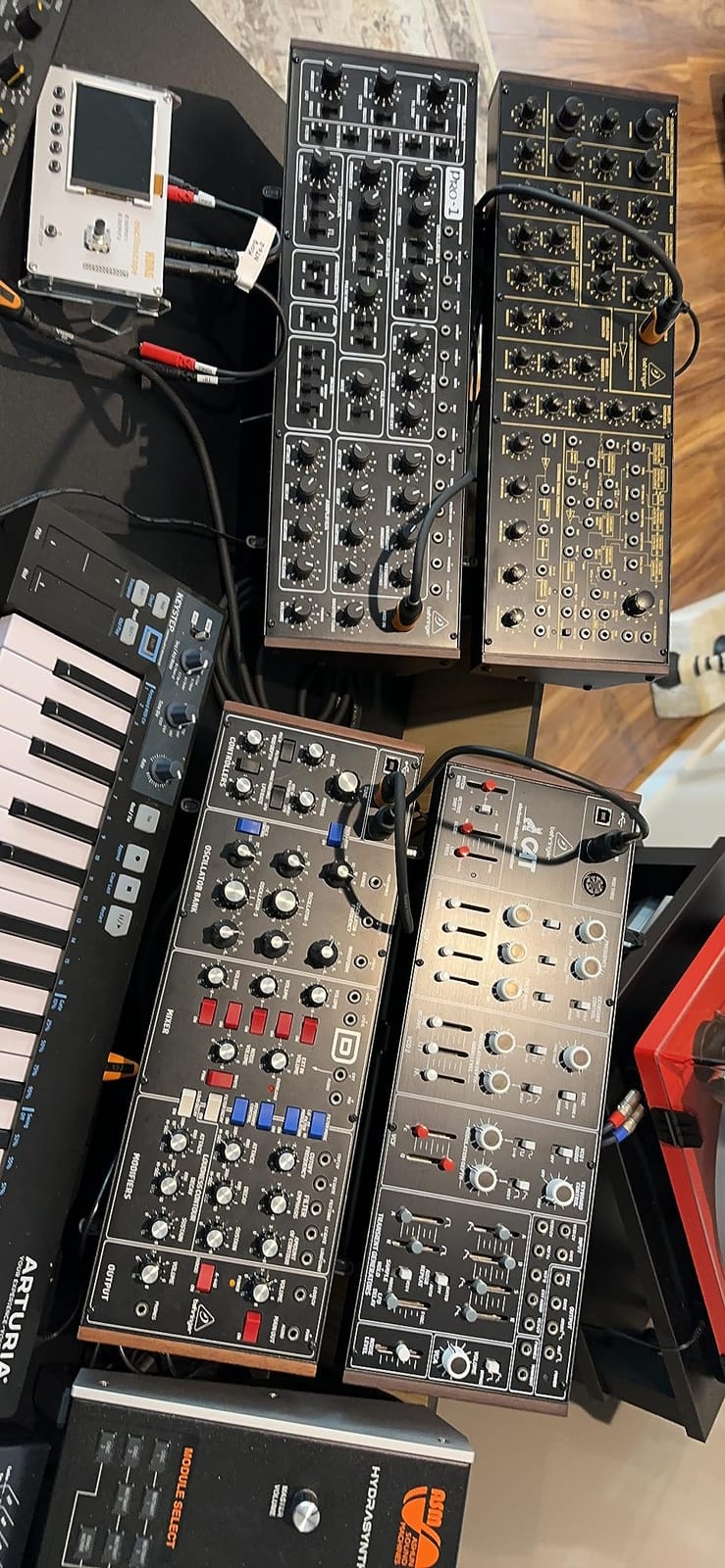 Behringer CAT Legendary Paraphonic Analog Synthesizer with Dual VCOs, 4 Mixable Waveforms, External Signal Processor, 16-Voice Poly Chain and Eurorack Format customer photo 1