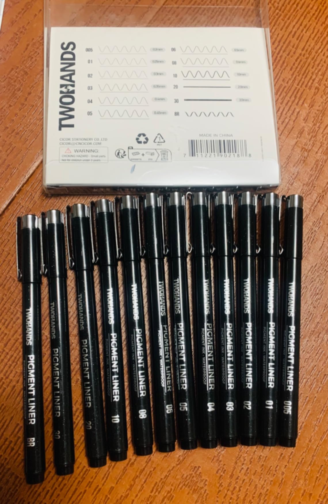 TWOHANDS Art Fineliner Ink Pens,Technical Drawing Pen, Set of 12, Black customer photo 1