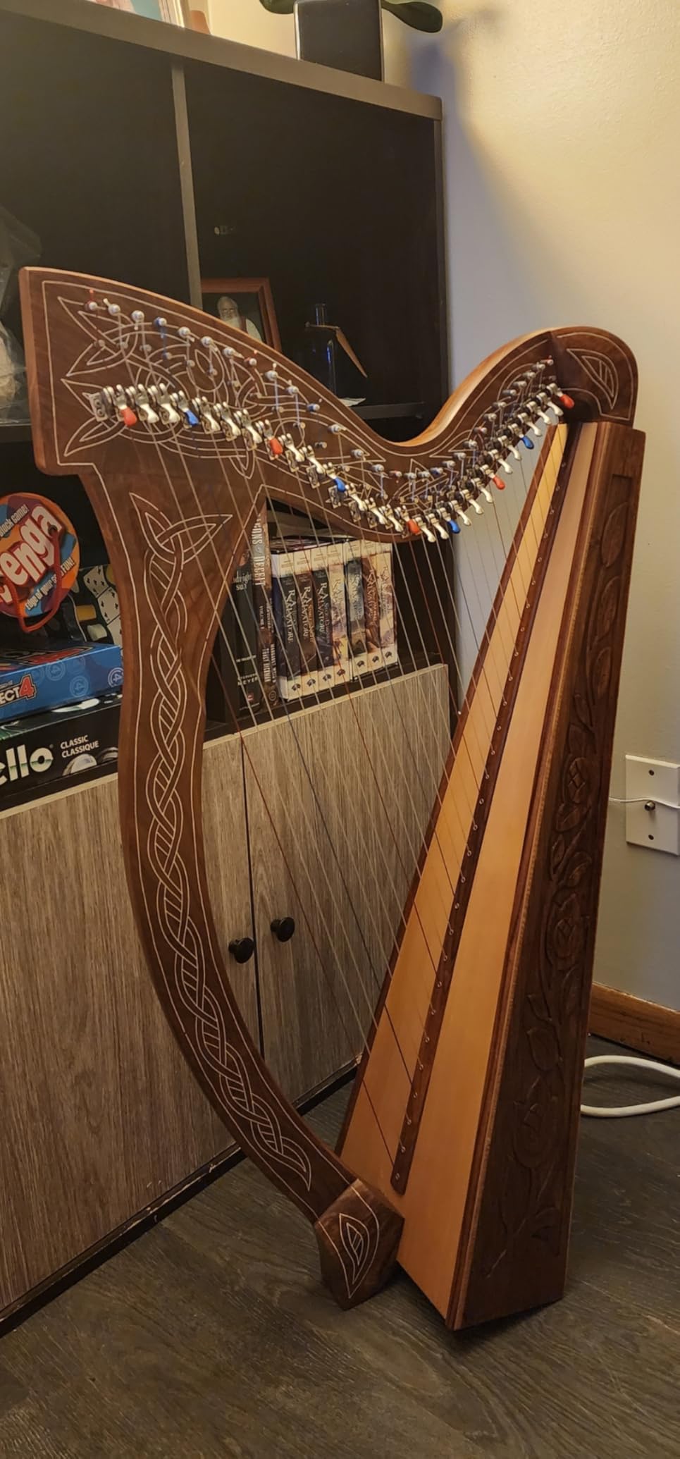 Roosebeck Minstrel Harp 29-String w/Full Chelby Levers - Thistle Engraved customer photo 1