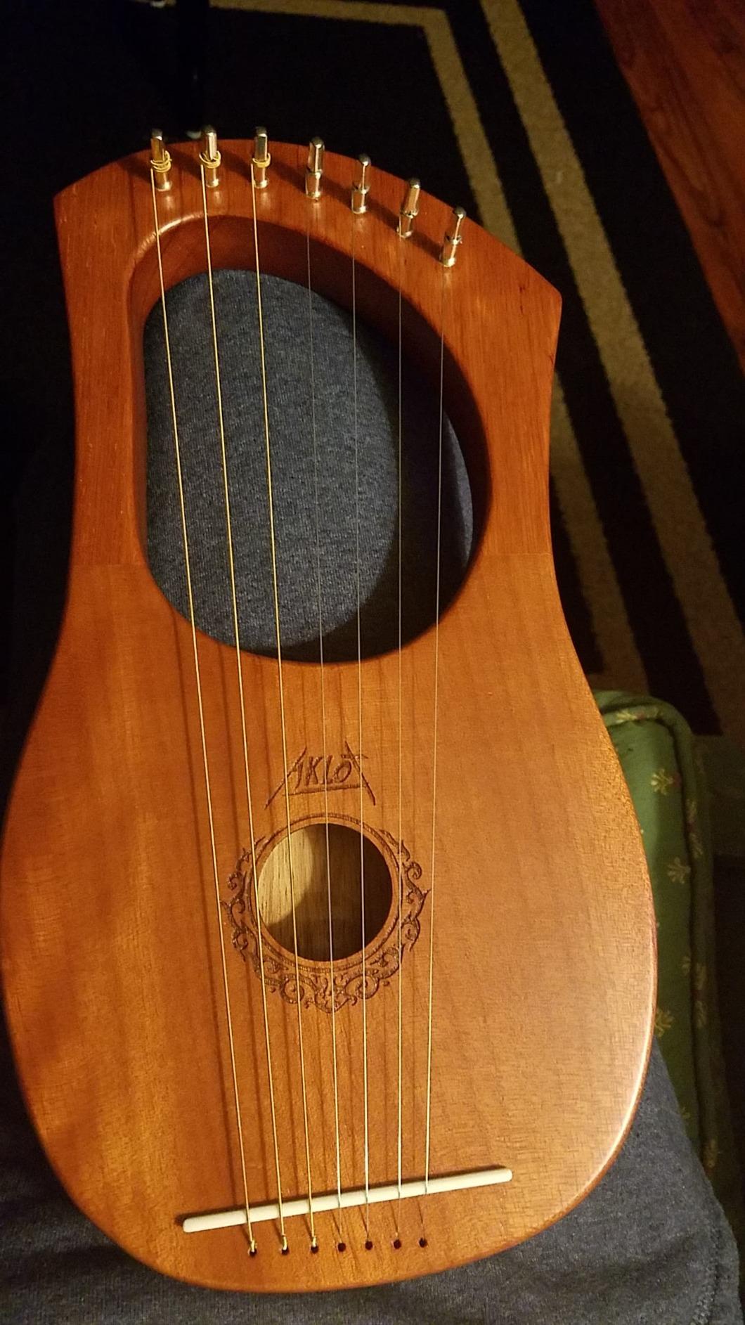 Lyre Harp, AKLOT 16 Metal Strings Mahogany Body Lyra Harp with Maple Saddle Carved Note Tuning Wrench Pickup Strings and Black Gig Bag customer photo 1
