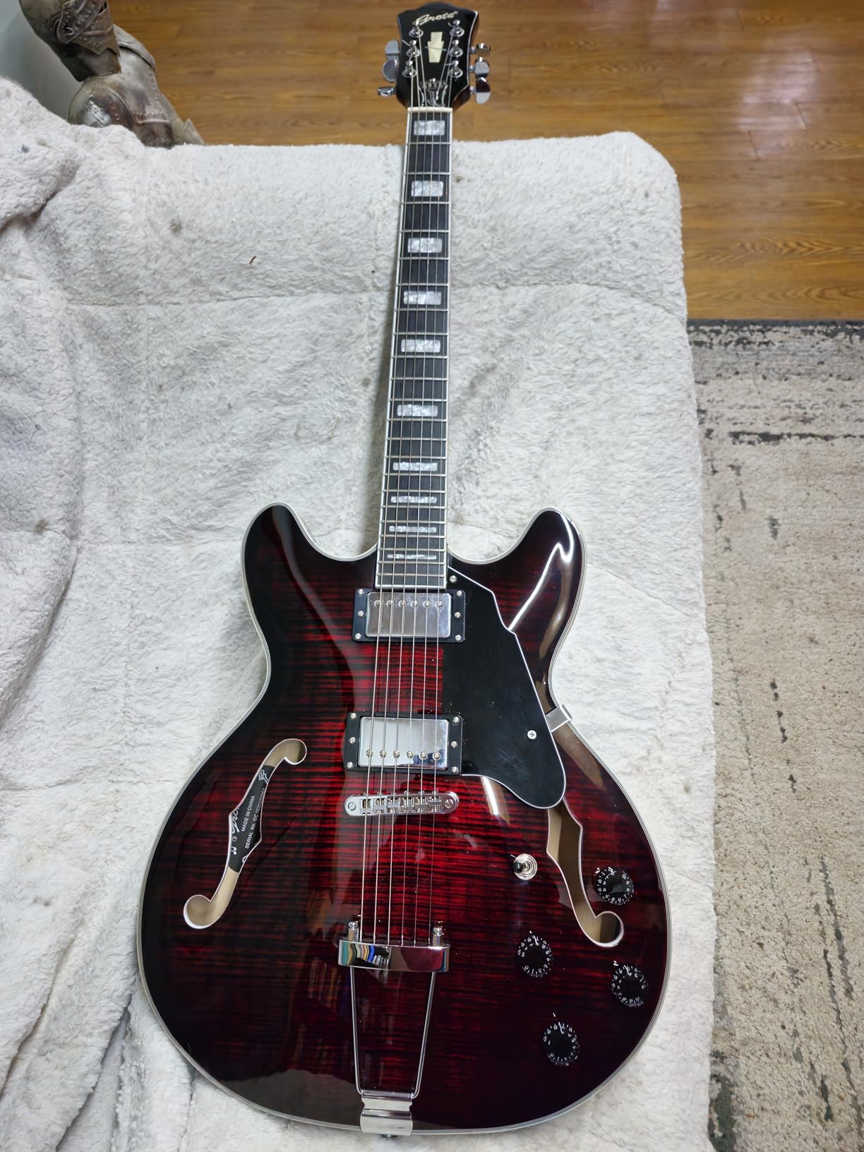 GROTE Jazz Electric Guitar Semi-Hollow Body Trapeze Tailpiece Bridge Guitar Gig Bag (RED) customer photo 2
